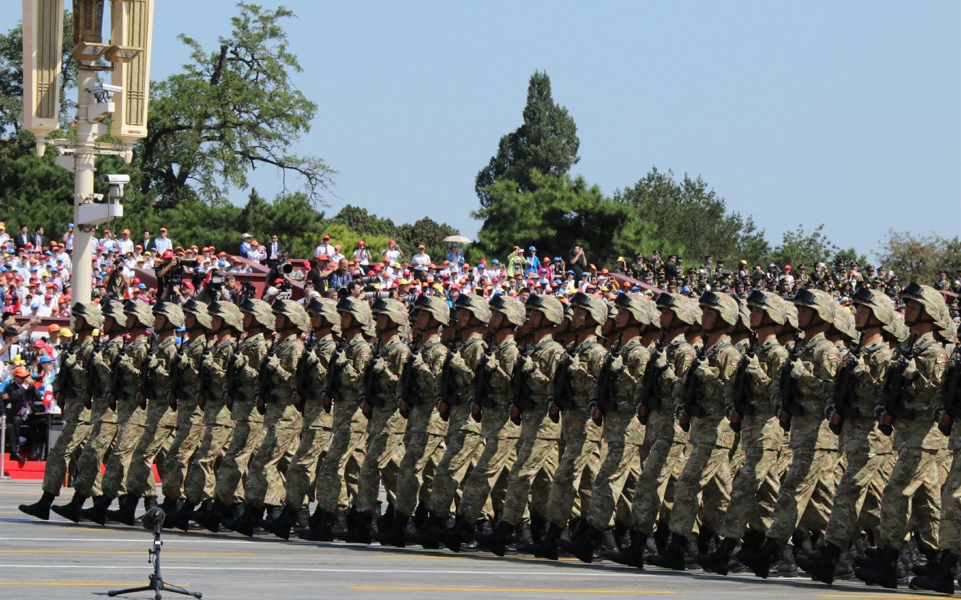 翡冷翠的战术牢笼，佛罗伦萨的集体压制如何释放帕尔默的个人艺术